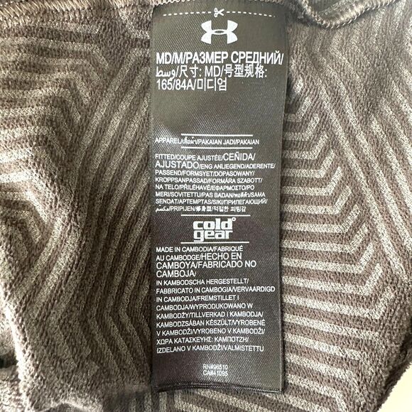 Under Armour Women’s Camo ColdGear Turtleneck Long Sleeve Fitted Medium - Picture 9 of 11